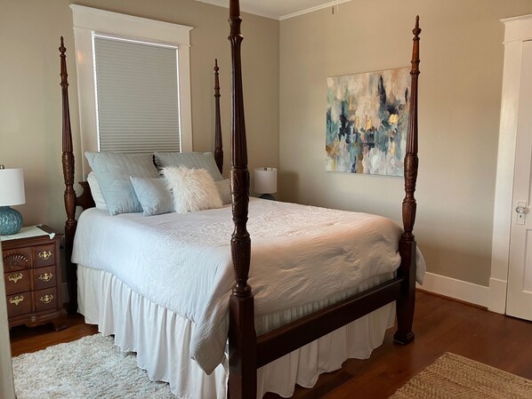 2 soverom, strykejern/-brett, reiseseng for barn og wi-fi (inkludert)