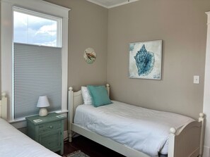 2 soverom, strykejern/-brett, reiseseng for barn og wi-fi (inkludert)