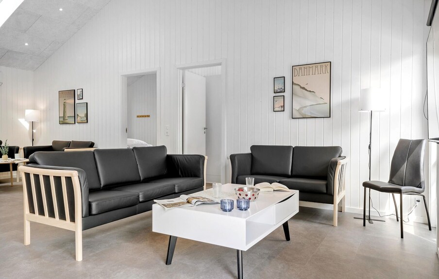 4 Bedroom Lovely Home In Hals - Hou