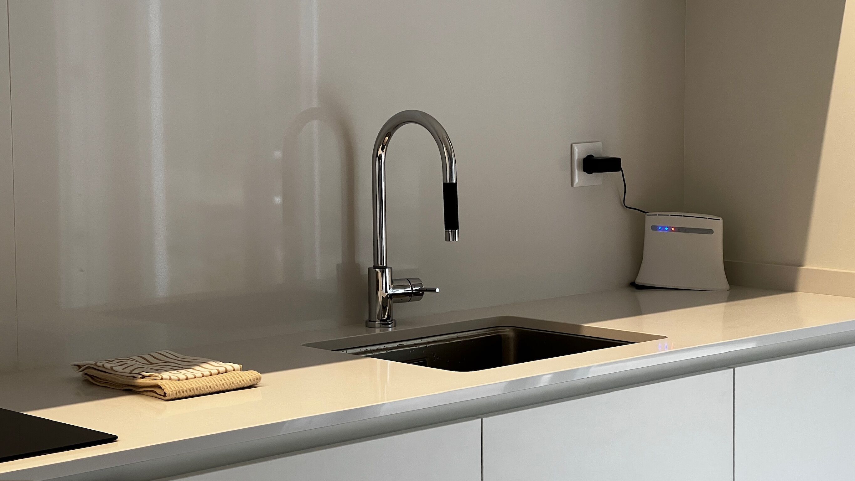 Køleskab, mikrobølgeovn, ovn, kogeplade