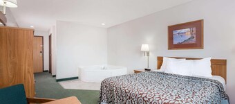 Days Inn by Wyndham Manchester