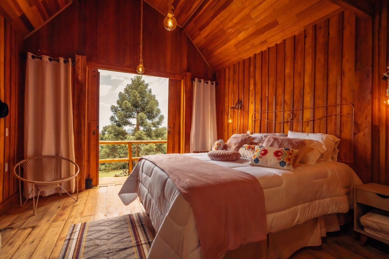 Romantic Bungalow, Mountain View | Hypo-allergenic bedding, individually decorated, individually furnished