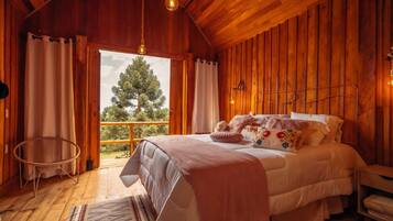 Romantische bungalow, uitzicht op bergen | 1 slaapkamer, hypoallergeen beddengoed, individueel gedecoreerd