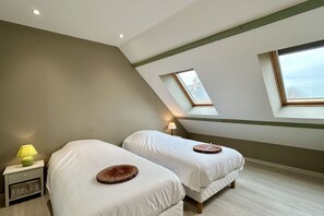 2 bedrooms, travel crib, bed sheets - La Hutte, Duplex Pour 4 Personnes Avec Accès Direct à la Plage (Le Crotoy)