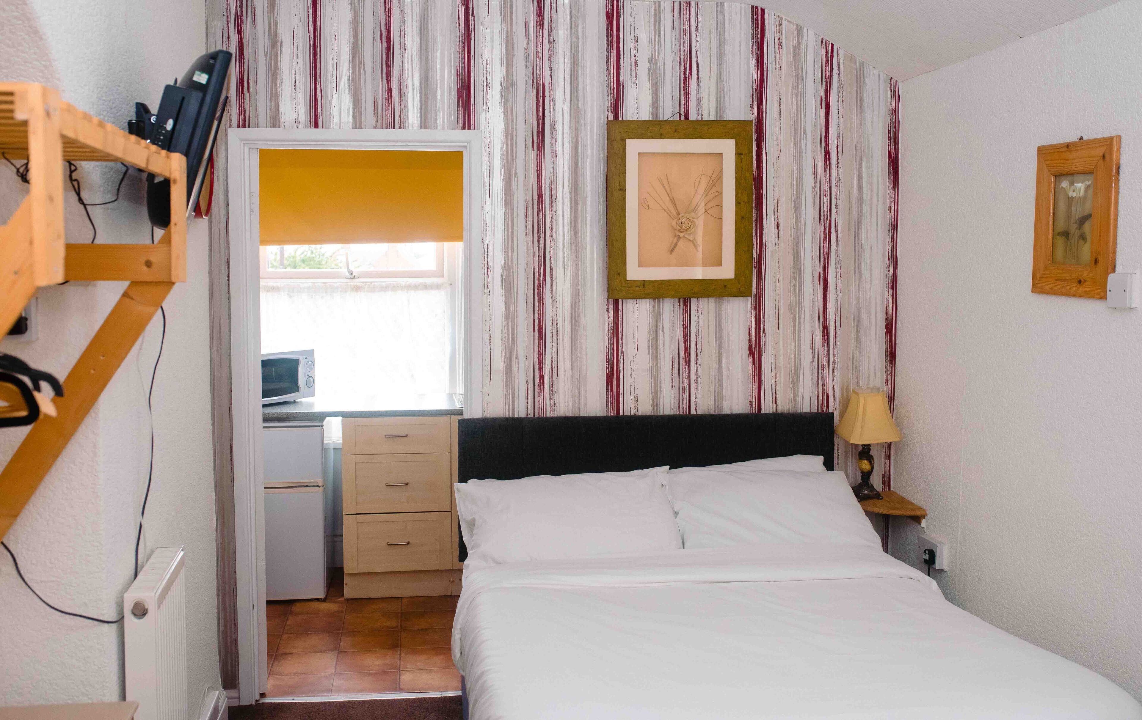 标准公寓, 1 张双人床 | 熨斗/熨衣板、免费 WiFi、床单