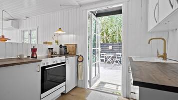 Réfrigérateur, plaque de cuisson, lave-vaisselle, cafetiÚre/bouilloire