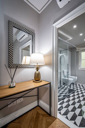 Hair dryer, towels, soap, shampoo