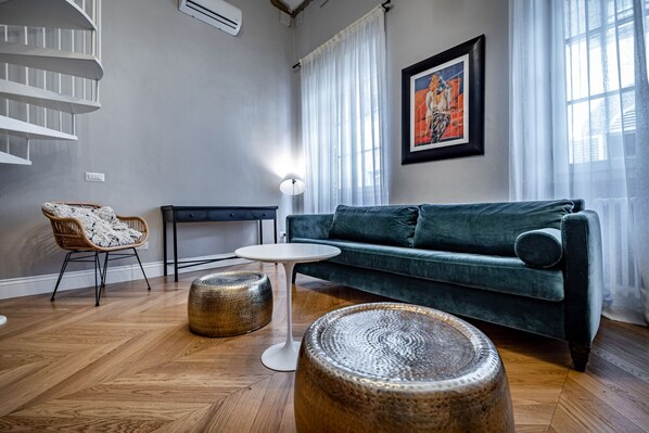 TV - Hs4u Ricasoli Luxury Apartment Near Duomo N. 3 (Firenze)