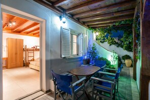 Apartment, 1 Schlafzimmer, Balkon | Wohnzimmer