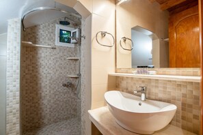 Appartement, 1 slaapkamer, balkon | Badkamer