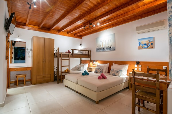 New Bic Economy Apartment First Floor N - Paros