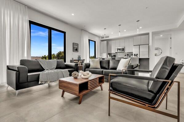 Smart TV, videojuegos, tenis de mesa y impresora 