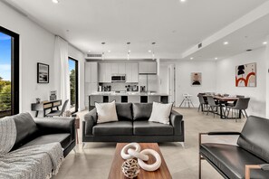 Smart TV, videojuegos, tenis de mesa y impresora 