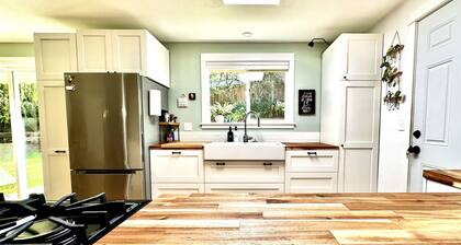 Charming, Newly updated 3 BR Home on a corner lot in Mount Vernon