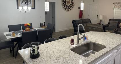 Near Rainbow Springs, Silver Springs, and World Equestrian Center. Pet Friendly