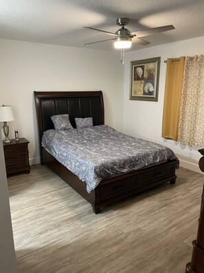 3 chambres, bureau, fer et planche à repasser, Wi-Fi gratuit