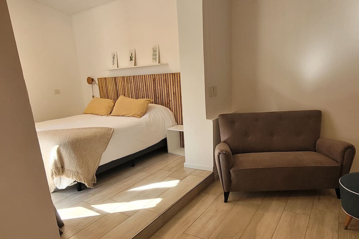 Condo Tiêu chuẩn, quang cảnh thành phố | 1 phòng ngủ, bộ đồ giường cao cấp, chăn bông, két bảo mật tại phòng 