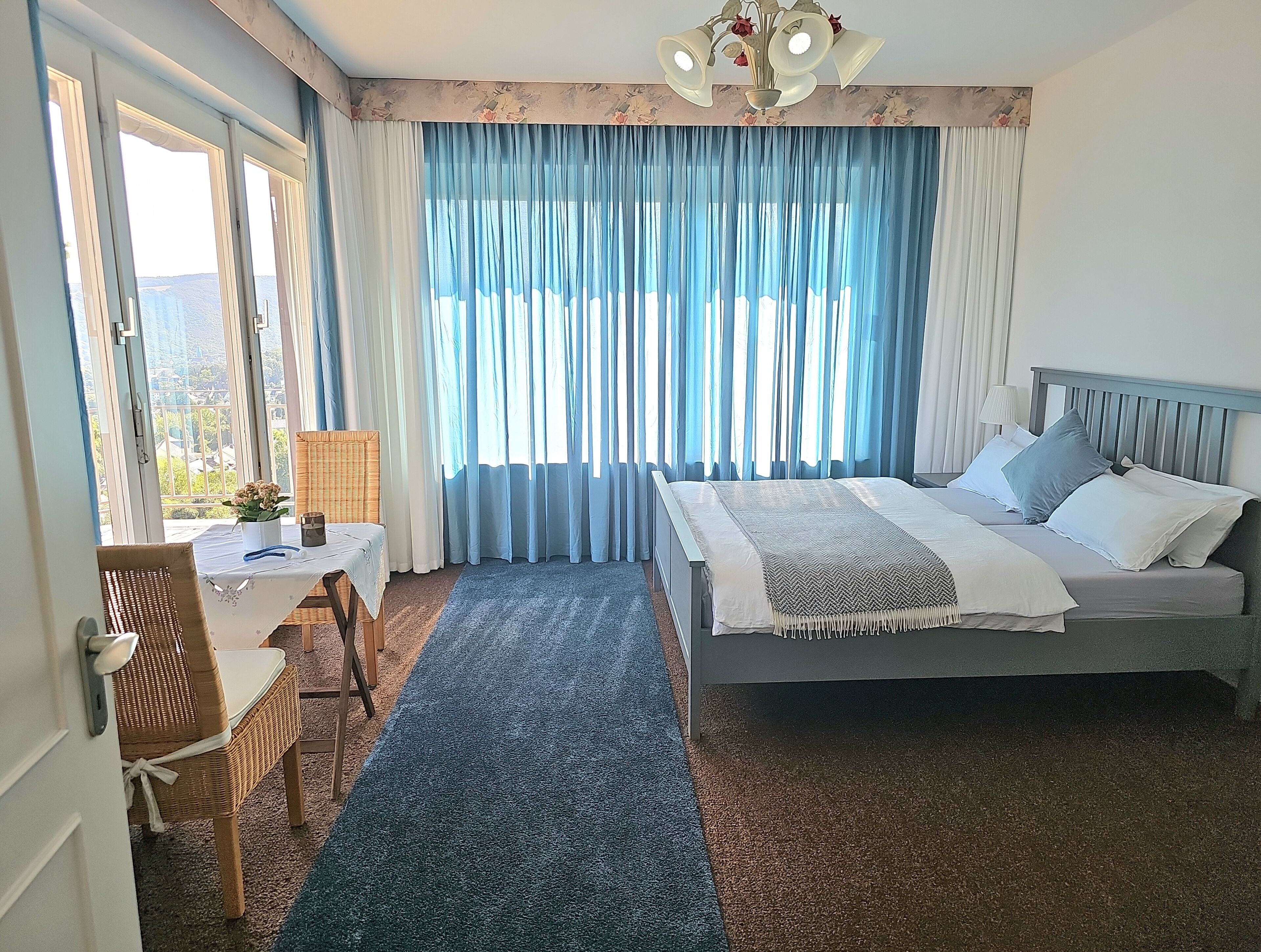 2 bedrooms, in-room safe, desk, free WiFi