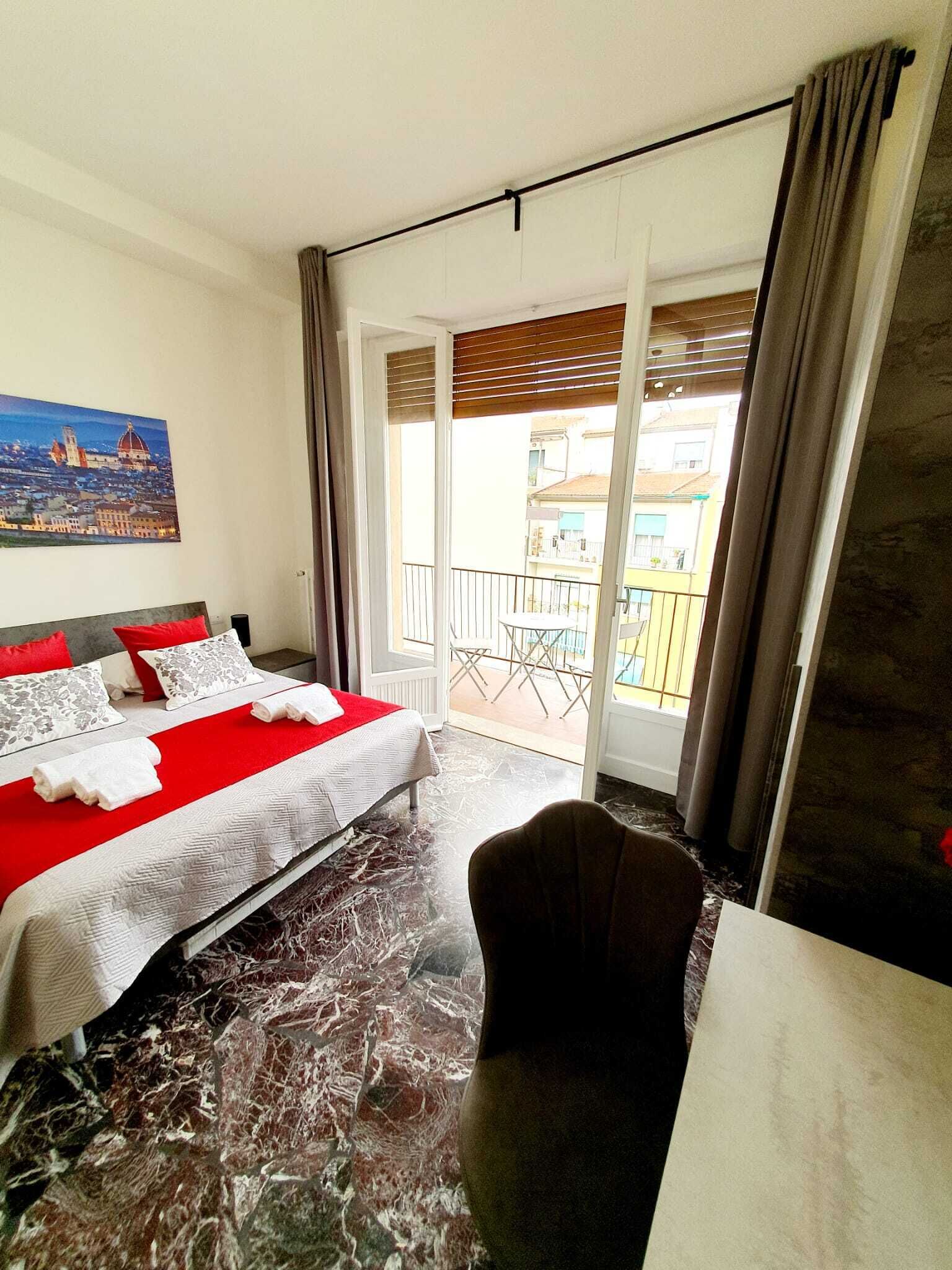 3 bedrooms, desk, iron/ironing board, travel crib