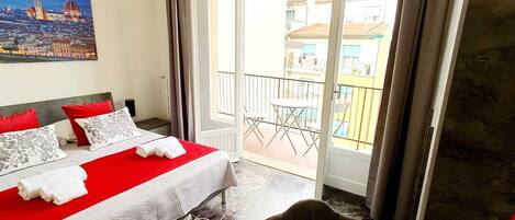 3 bedrooms, desk, iron/ironing board, travel crib