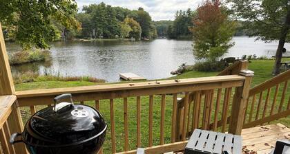 Waterfront Cabin w Firepit, Dock, Deck, BBQ. Direct Lake Access! Pet-friendly!