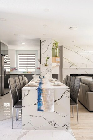Dining - GemCoastalHome,Grill,ModernAmenities,Fireplace,HotTub,EVChargerLegoland,Safari  (Oceanside)