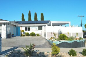 Exterior - GemCoastalHome,Grill,ModernAmenities,Fireplace,HotTub,EVChargerLegoland,Safari  (Oceanside)