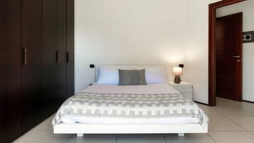 1 Schlafzimmer, BĂŒgeleisen/BĂŒgelbrett, WLAN, BettwĂ€sche