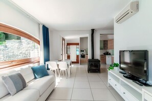Living area - Dependance with terrace in Brienno (Darsena Lake View) (Brienno)