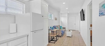 CozyCondo|2BRModernEscapew/OutdoorLounge