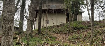 Trailside Terrace 
Private access to tunnel vision trial