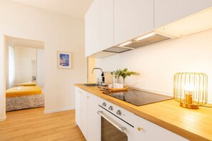 Kjøleskap og ismaskin