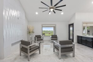 Interior - Divine House near South Padre Island, Los Fresnos, Brownsville  (San Benito)
