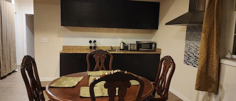 تناول الطعام