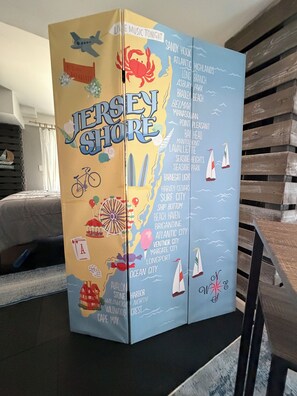 1 bedroom, free WiFi, bed sheets - RELAX..Beautiful Waterfront Bungalow..Modern,Clean,Quiet,&Serene. Minutes to LBI (Eagleswood)