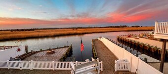 RELAX..Beautiful Waterfront Bungalow..Modern,Clean,Quiet,& Serene.Minutes to LBI