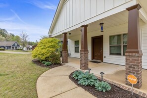 Exterior - New updated home close to RTJ and Auburn! (Opelika)