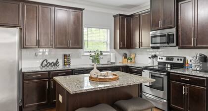 New updated home close to RTJ and Auburn!