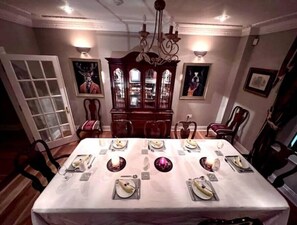 Dining - Private Gated Home, 5 bed rms/ensuite, sleeps ten. (Clarecastle)