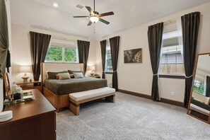 4 bedrooms, desk, iron/ironing board, free WiFi