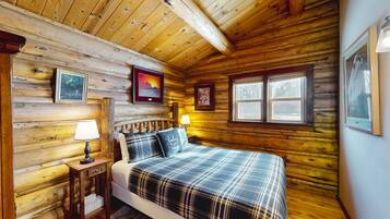 2 bedrooms, iron/ironing board, internet, bed sheets