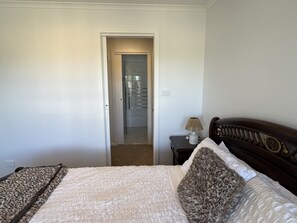 2 soverom, strykejern/-brett, wi-fi og sengetøy