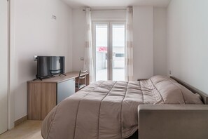 2 chambres, fer et planche à repasser, Wi-Fi, draps fournis