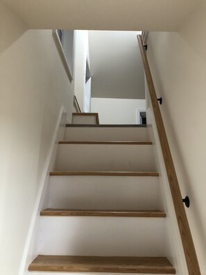 Interior - Pets Friendly, Waterfront, Large backyard, Bonfire with grill, outside shower (Milton)