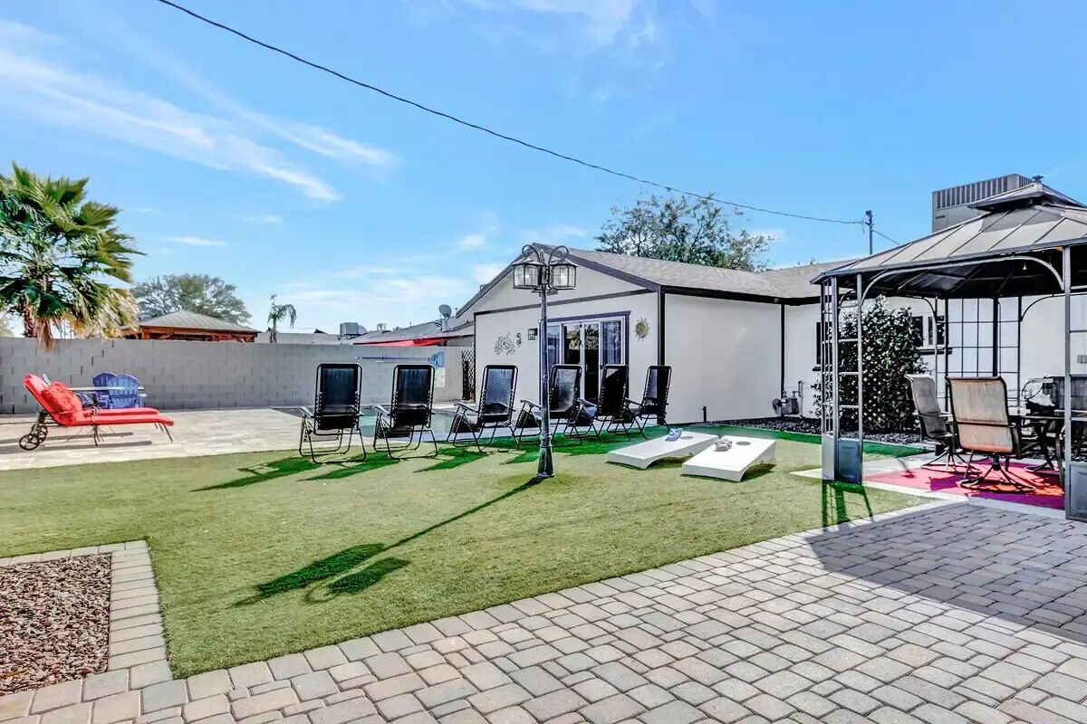 Experience Scottsdale Charm: Cozy Retreat, Heated Pool, Family-Friendly Fun!
