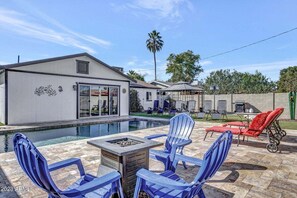 Outdoor pool, a heated pool