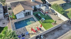Outdoor pool, a heated pool - Experience Scottsdale Charm: Cozy Retreat, Heated Pool, Family-Friendly Fun! (Scottsdale)