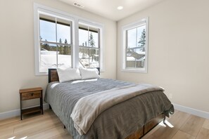 4 soverom, wi-fi (inkludert) og sengetøy