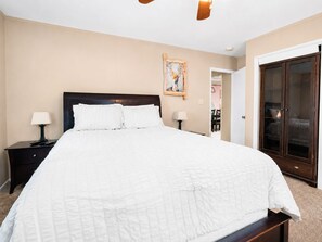 Bedroom 3 - Wanderlust Lodge - Hot Tub, Pickle Ball, Foosball, Ping Pong, Walk to Lake & Village (Big Bear Lake)