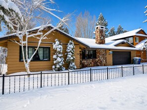 Winter Exterior - Wanderlust Lodge - Hot Tub, Pickle Ball, Foosball, Ping Pong, Walk to Lake & Village (Big Bear Lake)